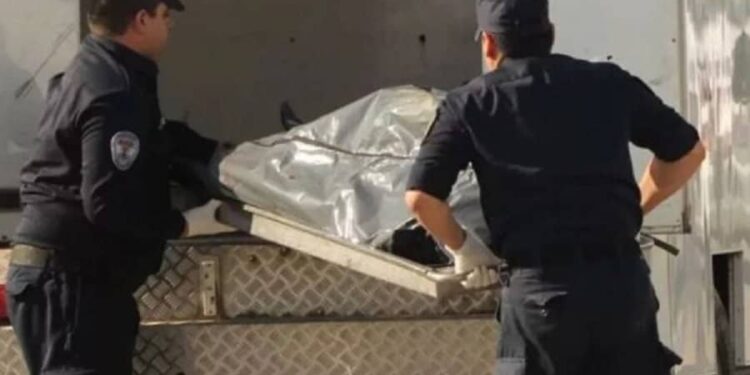 Conmoción: Un niño de 10 años encontró a su padre sin vida en el patio de su casa