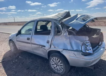 Un hombre pelea por su vida tras un vuelco en la Ruta 20: Hay tres personas heridas