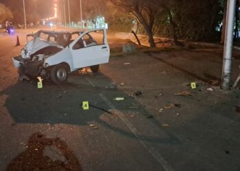 Violento choque en la Ruta 20: Conductor en grave estado tras chocar con una pilastra