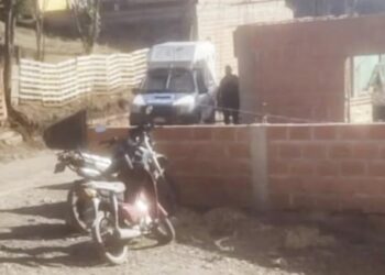 Conmoción: Asesinó a puñaladas su novia y a su suegro tras una discusión