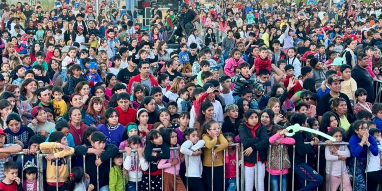 Chimbas se llenó de alegría: Más de 20.000 personas celebraron el Día de las Infancias