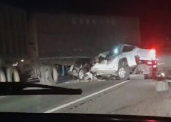 Conmoción por choque fatal: Murió un intendente al chocar con un camión