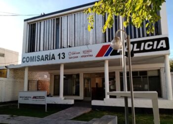 Alumnos de un colegio sanjuanino golpearon y quemaron a un compañero