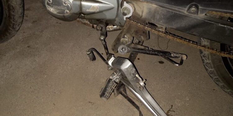 Choque múltiple en la Ruta 270: Auto huye tras embestir a moto y ciclista en 25 de Mayo