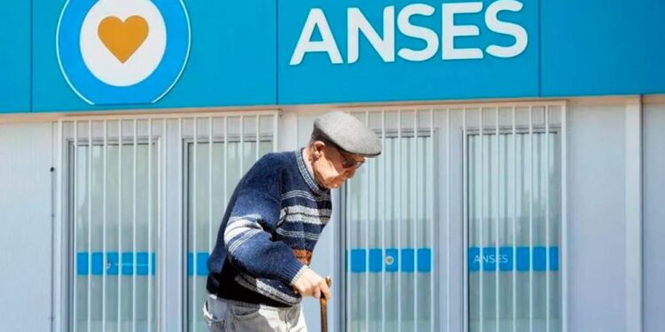 Jubilados y pensionados de ANSES recibirán un importante bono en septiembre