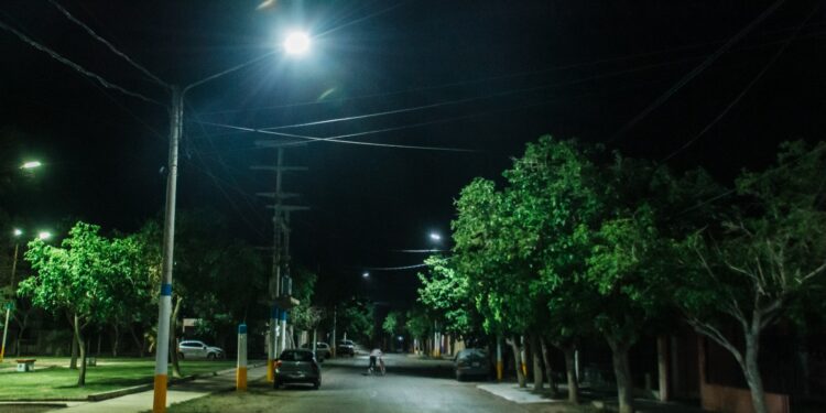 Sigue el progreso en Rawson: Nuevas luminarias LED y obras claves para un barrio