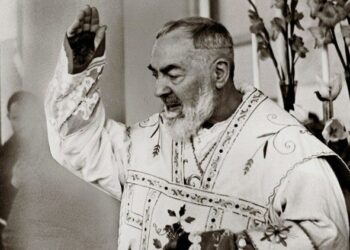 Hoy es el día de San Pío de Pietrelcina, quien recibió los estigmas de Cristo