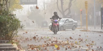 Un lunes de Zonda con ráfagas de hasta 75 km/h y altísima temperatura en San Juan