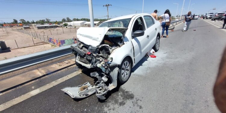 Choque en la Ruta 40: un menor al hospital tras fuerte impacto entre dos vehículos