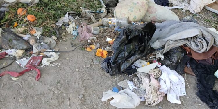 Vecinos de un barrio caucetero reclaman promesas incumplidas y por basurales