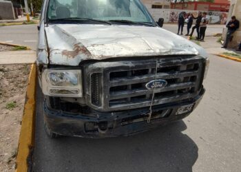 Joven motociclista fue trasladado al hospital tras choque con camioneta en Rawson