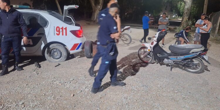 Persecución policial termina en accidente: Violento choque entre patrullero y moto