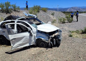 Tragedia en la Ruta Interlagos: dos muertos y tres heridos en un violento vuelco