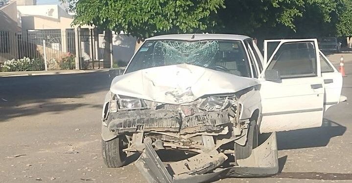 Accidente frontal en Caucete: motociclista hospitalizado tras chocar con un auto