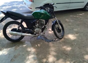 Grave accidente en Caucete entre una moto y un auto deja a dos personas heridas