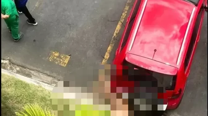 Policía descubrió a su mujer con un amante, le disparó y lo tiró por la ventana