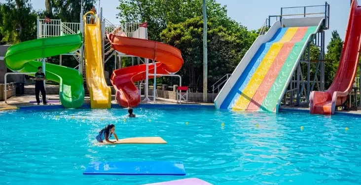 Una niña murió ahogada en una pileta de Carlos Paz en un viaje de egresados