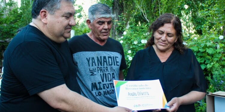 Iniciativa histórica en Ullum: 10 emprendedores recibieron equipamiento