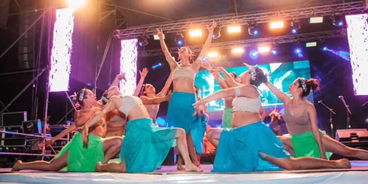 Rawson ya vive la XV Feria de la Cultura Popular y el Libro