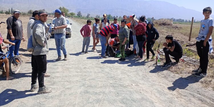 Grave caída en moto en Pocito: Un hombre fue trasladado al hospital de urgencia