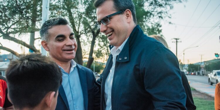 Junto a Fabián Gramajo, Carlos Munizaga celebró la apertura del Paseo La Superiora