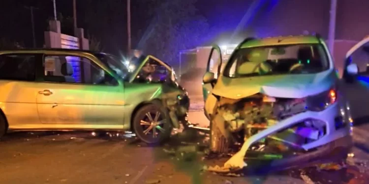 Eran todos policías: Insólito accidente entre dos vehículos llenos de efectivos