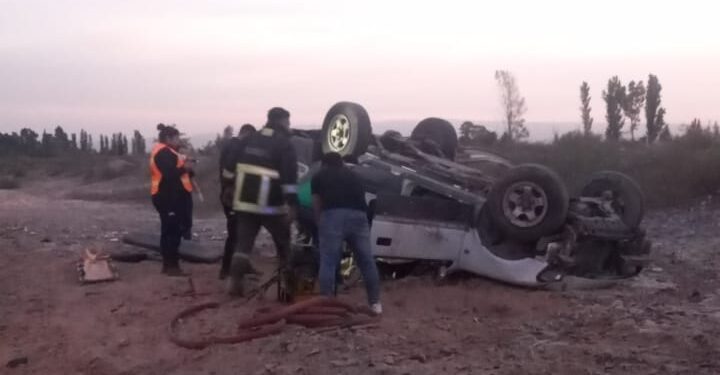 Impactante vuelco en la Ruta 270: dos personas quedaron gravemente heridos