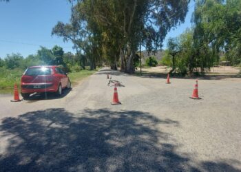 Choque en Caucete: Ciclista termina en el hospital tras ser embestido por un auto