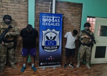 Golpe al narcotráfico: tres detenidos y cientos de envoltorios de cocaína incautados