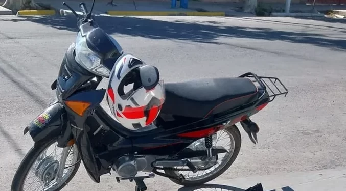 Una bebé con heridas graves tras choque entre una moto y una camioneta