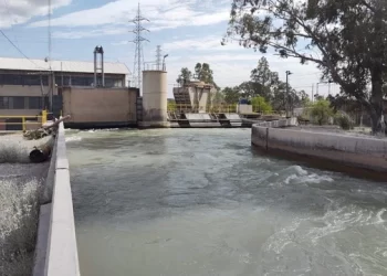 Encontraron el cuerpo de un hombre en un canal de Chimbas: Investigan su muerte
