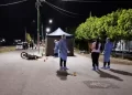 Madrugada fatal: joven de 20 años murió en choque de motos; otro lucha por vivir