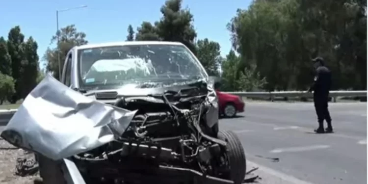 Milagro en la Ruta 20: choque entre camión y camioneta terminó sin víctimas