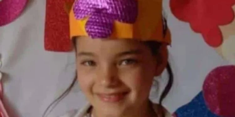 Encuentran a una niña de 8 años agonizando cerca de su casa