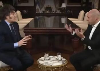 Milei aseguró que “bajó la pobreza” y que “los salarios están en $1.100 dólares”