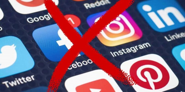 Le bloquearon las redes sociales por incumplir la cuota alimentaria
