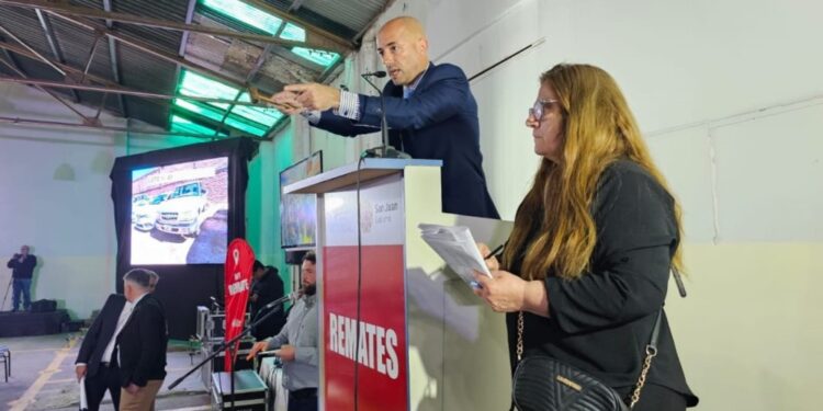 Rematarán 22 vehículos municipales en la Caja de Acción Social