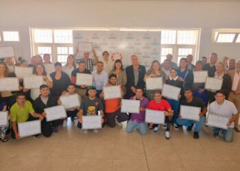 Chimbas celebra: 45 egresados de los primeros cursos del Laboratorio de Oficios