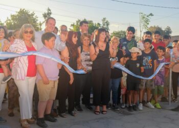 Villa El Salvador estrenó plaza y playón en el Aniversario 111 de Chimbas