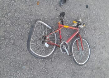 Camioneta embistió a un ciclista y huyó del lugar del hecho