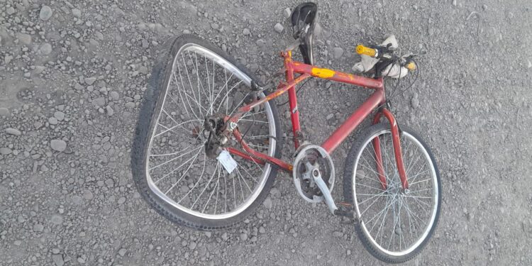 Camioneta embistió a un ciclista y huyó del lugar del hecho