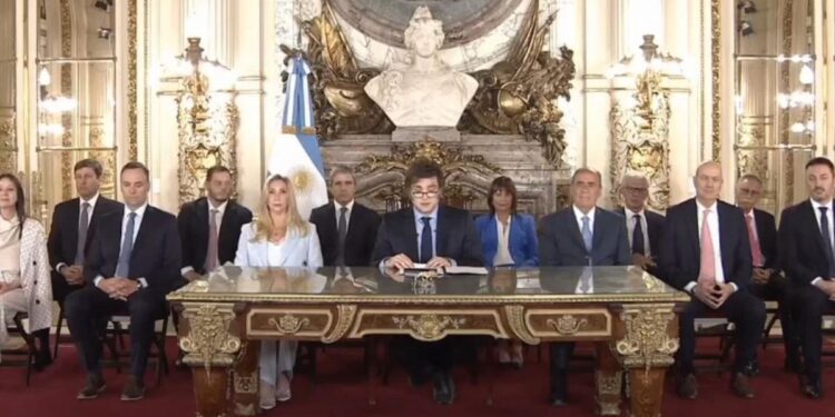 Javier Milei confirmó que reducirá el 90% de los impuestos nacionales