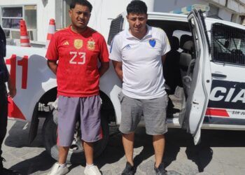 Detienen a dos hombres armados caminando en Caucete