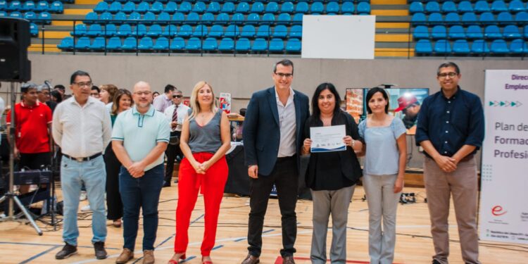 Rawson apuesta por el empleo: 700 vecinos se capacitaron en oficios