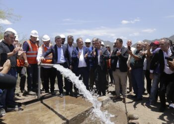 Marcelo Orrego inauguró dos acueductos en Valle Fértil