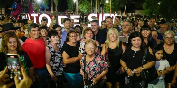 El gobernador Marcelo Orrego habilitó la nueva plaza en Alto de Sierra