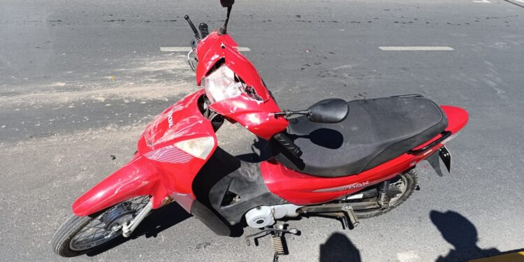 Violento choque en Caucete dejó a un motociclista herido
