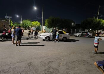 Accidente en Rawson: taxi chocó con un caballo guiado por un menor