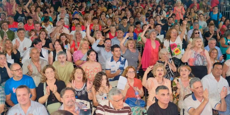 Daniela Rodríguez asumió el PJ chimbero y fue el acto más multitudinario