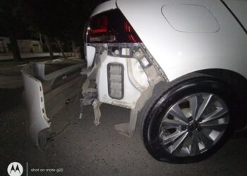 Violento accidente entre auto y moto en Rawson: investigan las causas